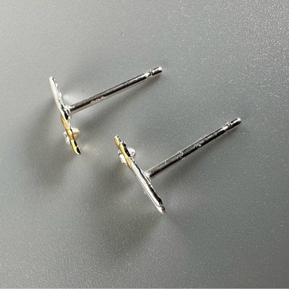 Sterling Silver Two Tone Shooting Star Studs - Picture 7 of 12